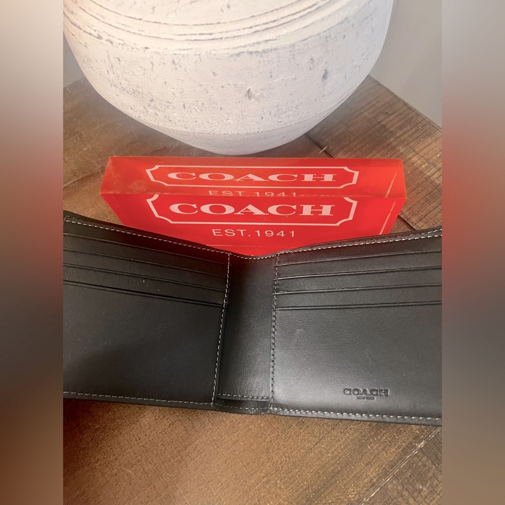Coach Men’s Wallet (Star Print) - Picture 6 of 9